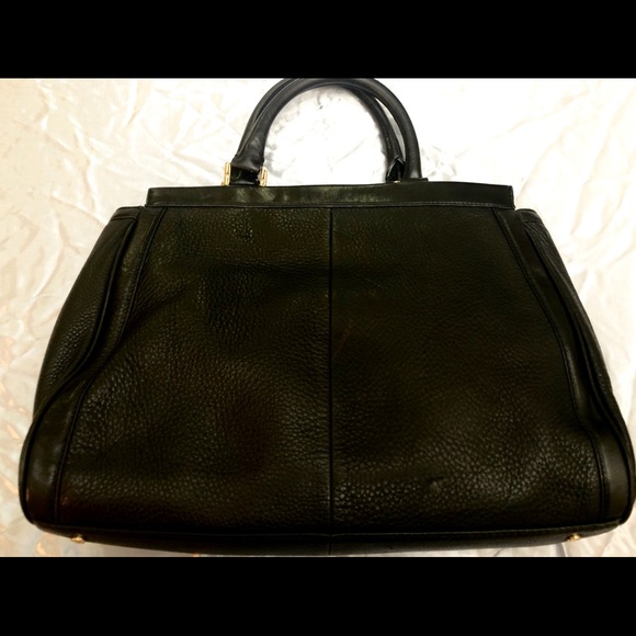 *SOLD* Tory Burch Black Pebbled Leather Purse! - Picture 2 of 7